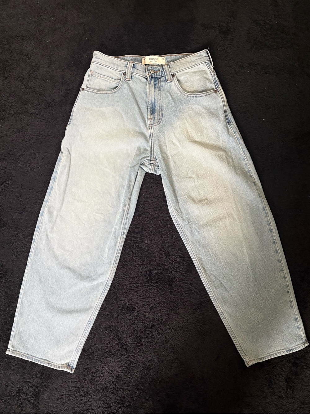 Hollister Men’s Skater Baggy Jeans-Light Blue With Light Wash And Back Graphic - Picture 2 of 5